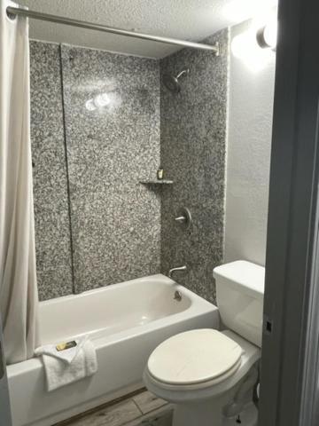 Western Inn Marietta Смирна Экстерьер фото