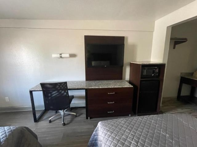 Western Inn Marietta Смирна Экстерьер фото