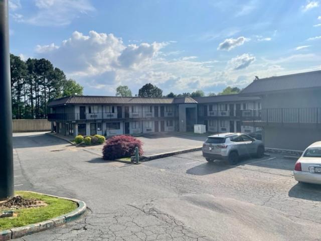 Western Inn Marietta Смирна Экстерьер фото